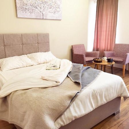 Dani Lux Belgrade Center Studio Apartment Bagian luar foto