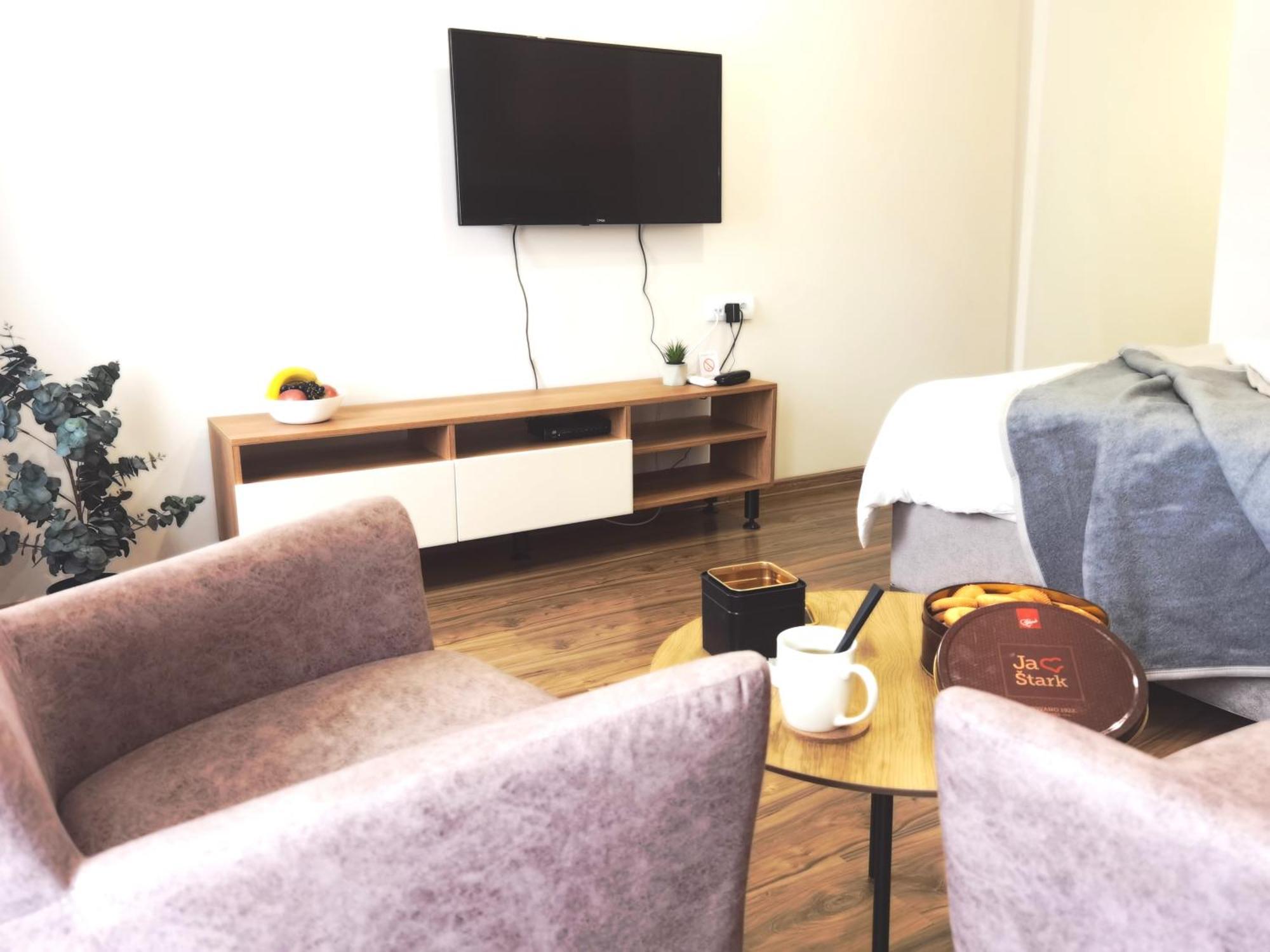 Dani Lux Belgrade Center Studio Apartment Bagian luar foto